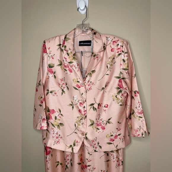 Sag Harbor Pink Pantsuit Elegant Sateen Floral Design Jacket Ankle Pants Size 12 - Picture 3 of 15